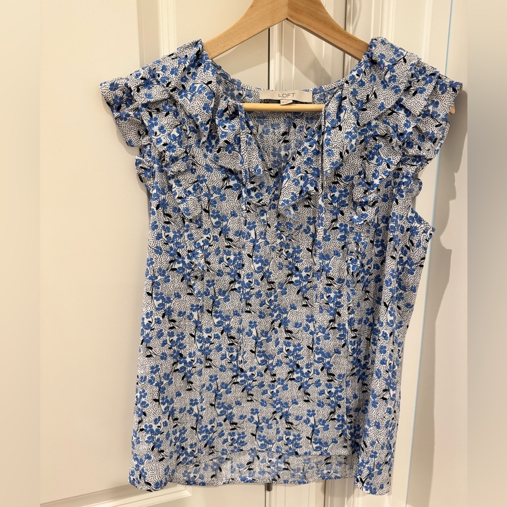 LOFT Blue and White Ruffle Floral Blouse Size Extra Small